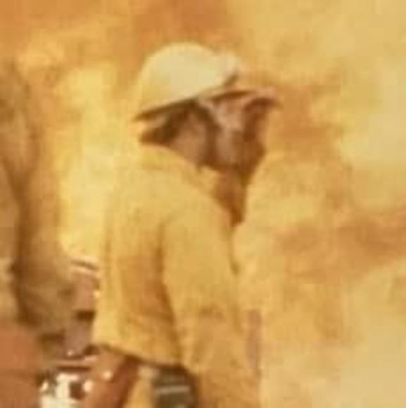 Meet your Posher, Chuck - Picture 1 of 1